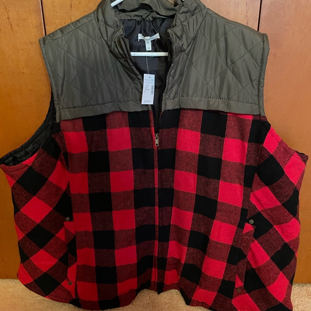 Womens Maurice’s Buffalo plaid and green vest size 4x